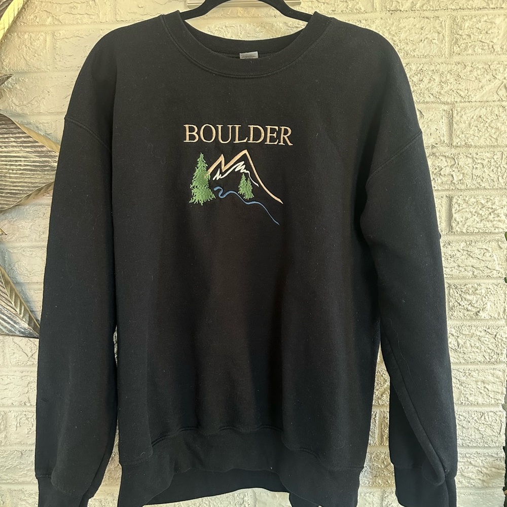 Black Boulder Graphic Men's Sweater